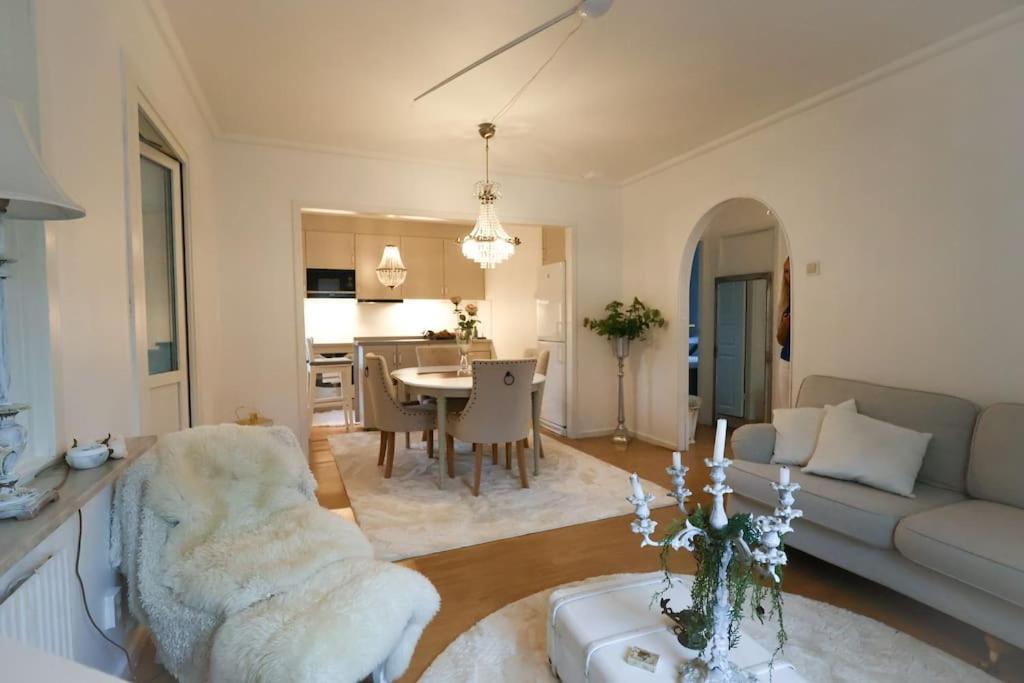 Villa House For Workers & Familys Volvo à Göteborg Extérieur photo